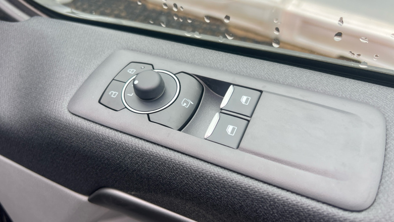 Ford Tourneo Custom 340 L1 Electric Rwd 160kW 65kWh H1 Titanium X 8 seater Auto